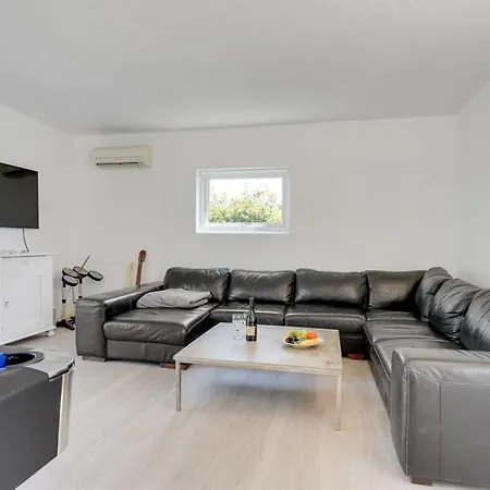 Ilda - 250m From The Sea By Interhome